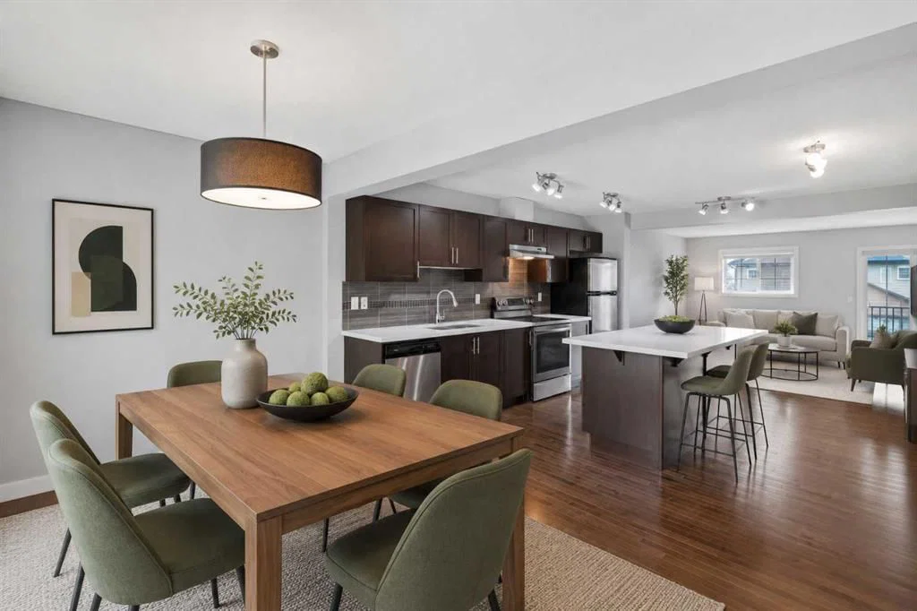 29 Pantego Lane NW, Calgary — photo 5 of 36