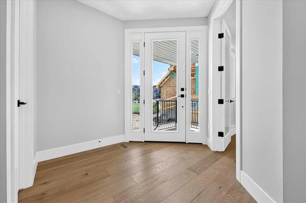 560 Livingston Way NE, Calgary — photo 2 of 50