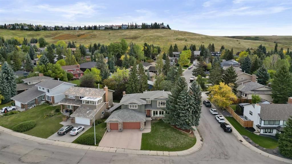 1131 Edgemont Road NW, Calgary — photo 5 of 50