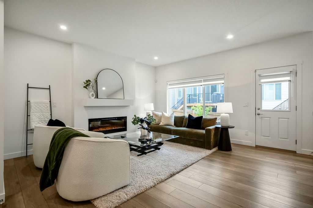 882 Bluerock Way SW, Calgary — photo 5 of 35