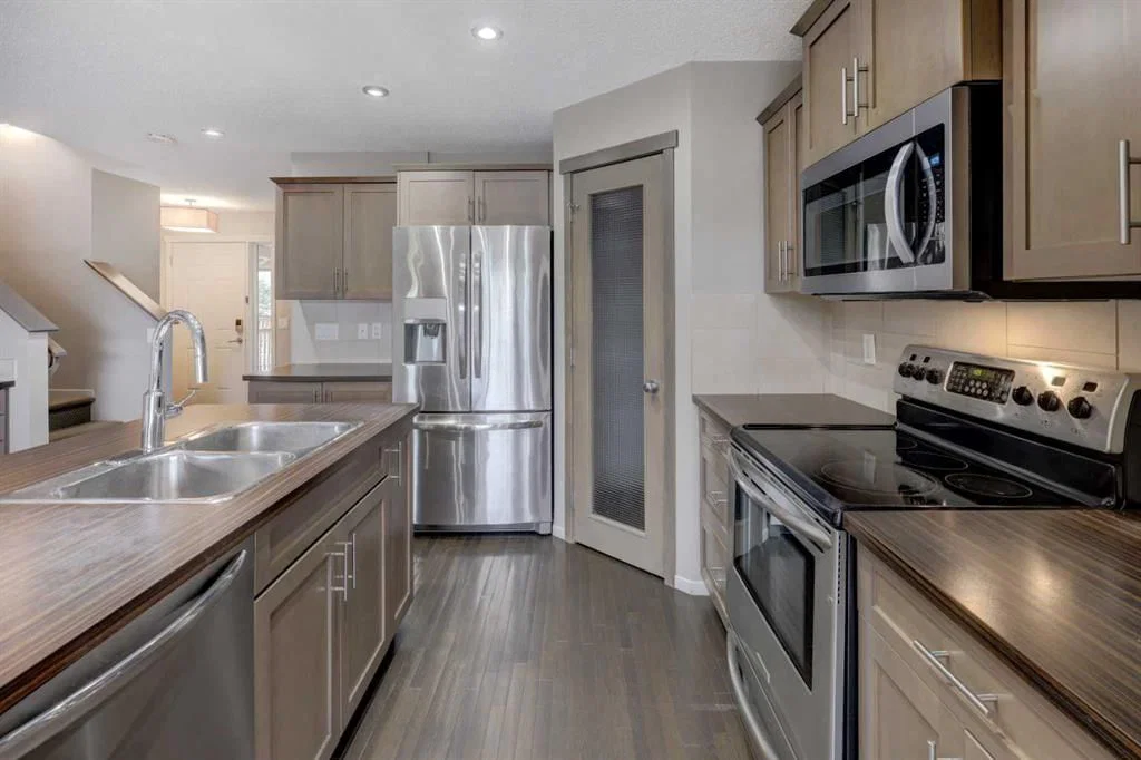 36 Copperstone Court SE, Calgary — photo 4 of 43
