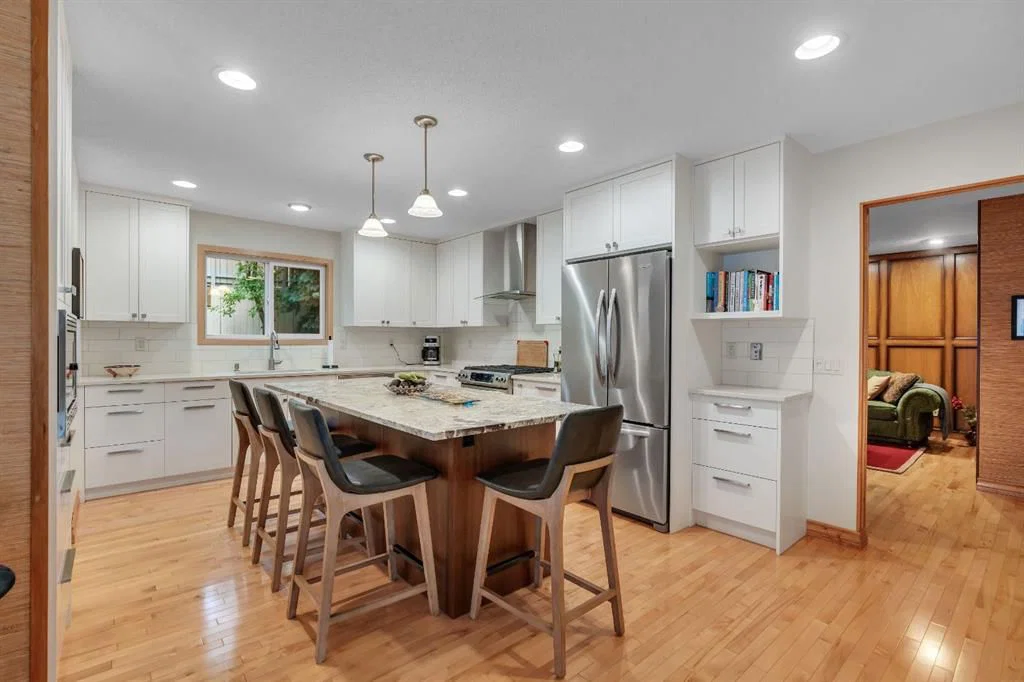 420 Strathcona Drive SW, Calgary — photo 2 of 50
