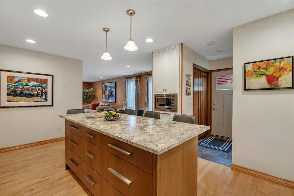 420 Strathcona Drive SW, Calgary — photo 4 of 50