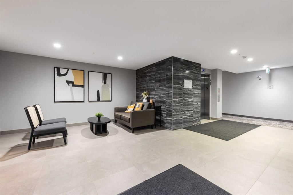 105, 150 Shawnee Square SW, Calgary — photo 4 of 42