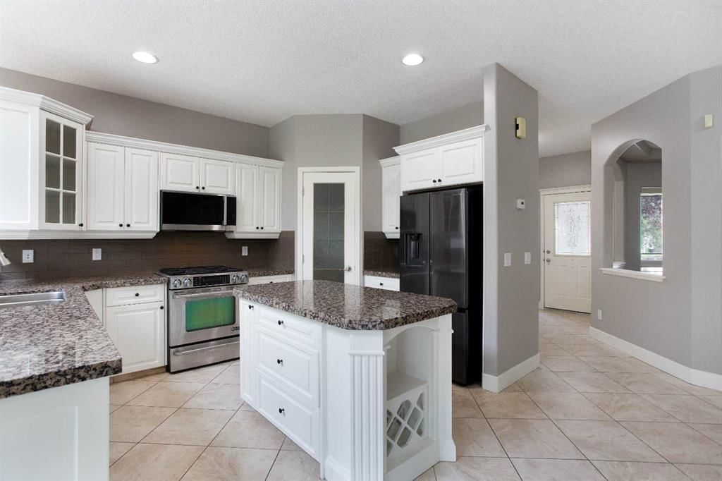 3414 Douglasdale Boulevard SE, Calgary — photo 5 of 38