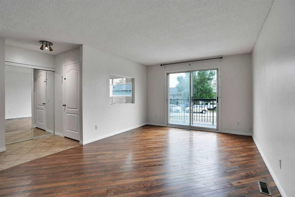 152 Fonda Drive SE, Calgary — photo 5 of 50