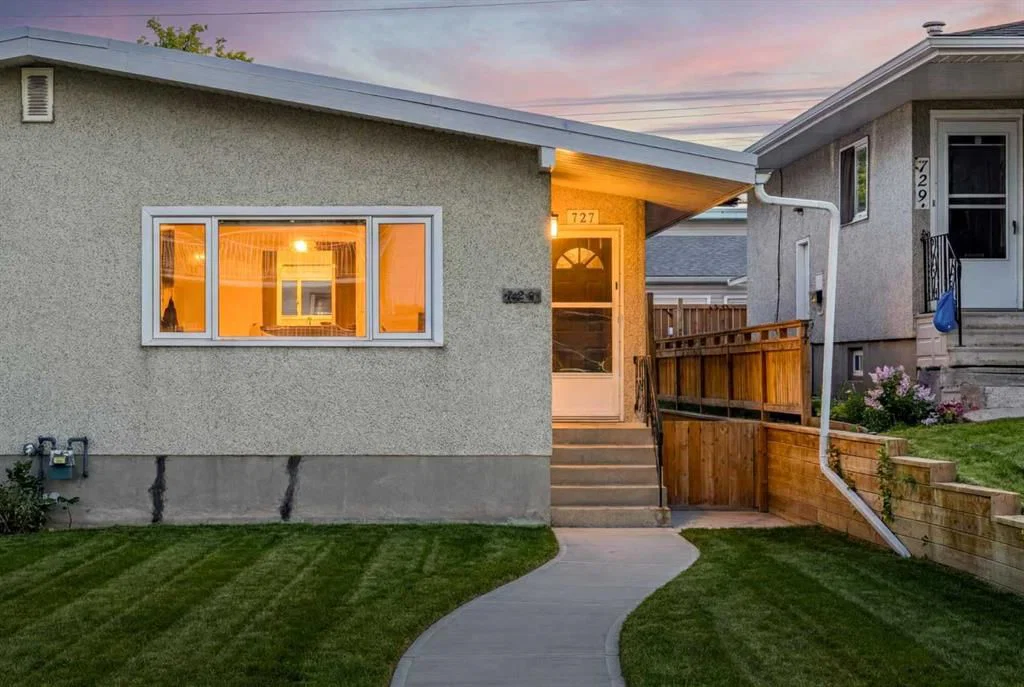 727 67 Avenue SW, Calgary — photo 4 of 39