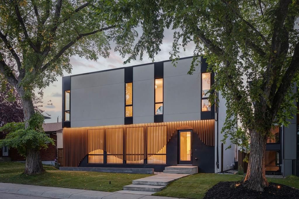 14 Lissington Drive SW, Calgary — main listing photo
