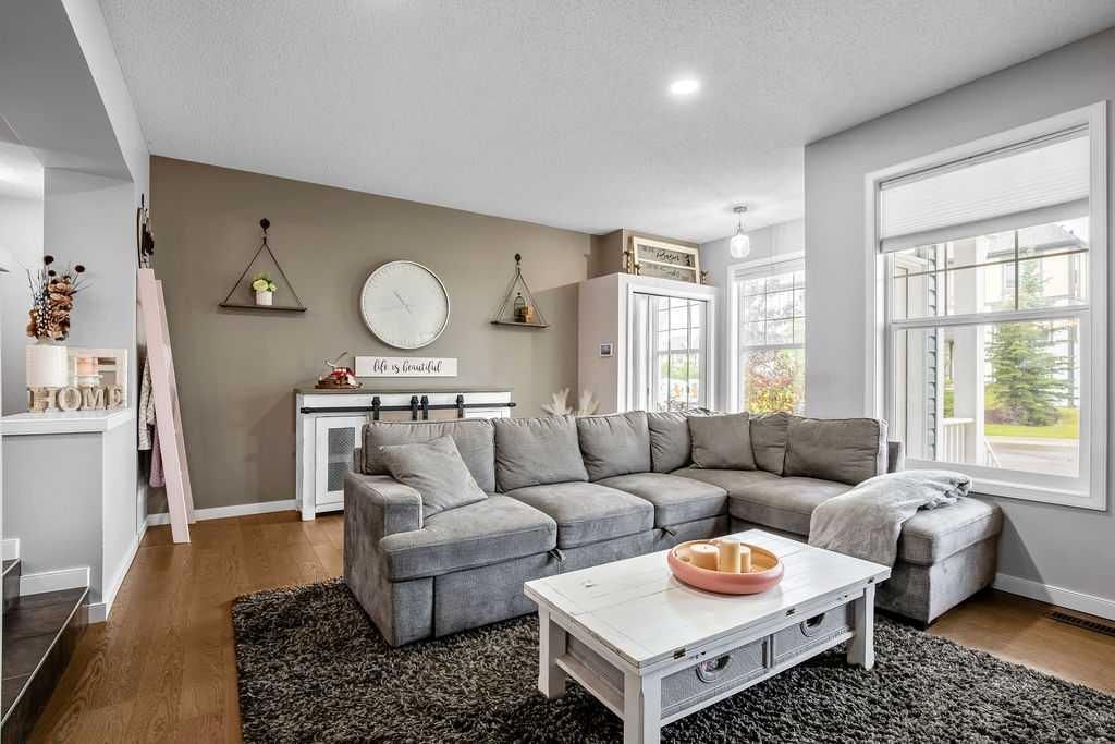 81 New Brighton Heights SE, Calgary — photo 3 of 32