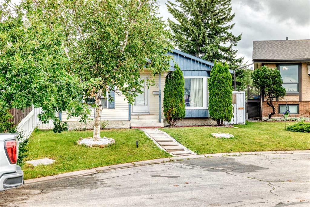 60 Falmere Court NE, Calgary — photo 4 of 48