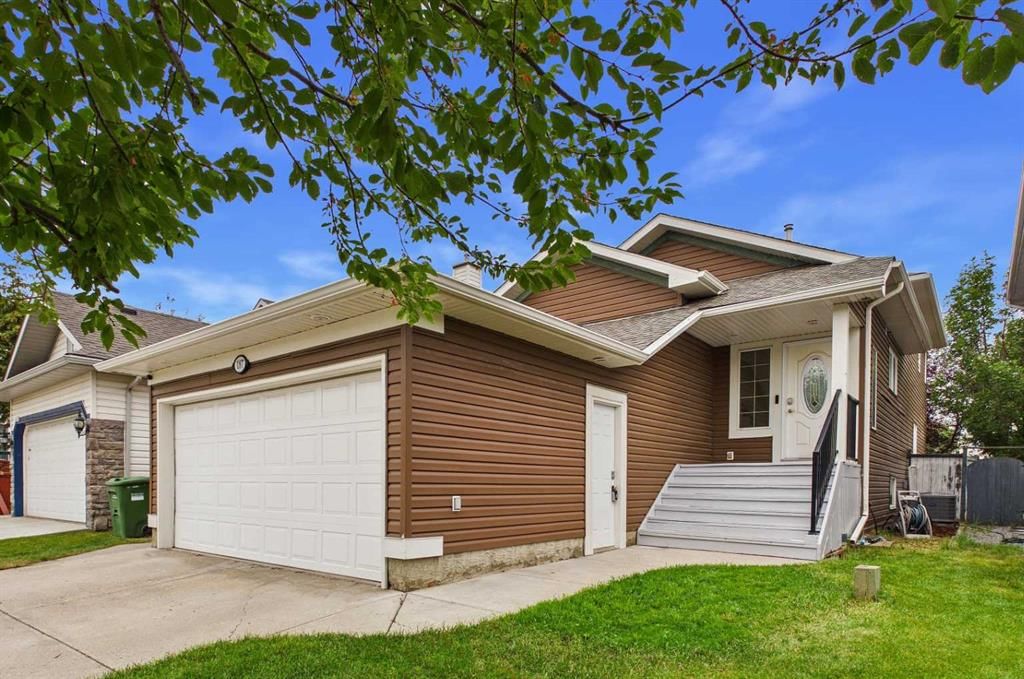 187 Bridlewood Circle SW, Calgary — photo 2 of 40