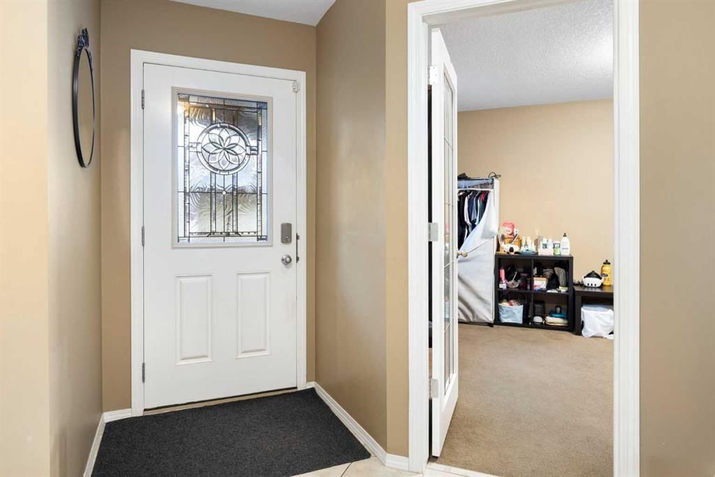 19 Silverado Skies Bay SW, Calgary — photo 4 of 47
