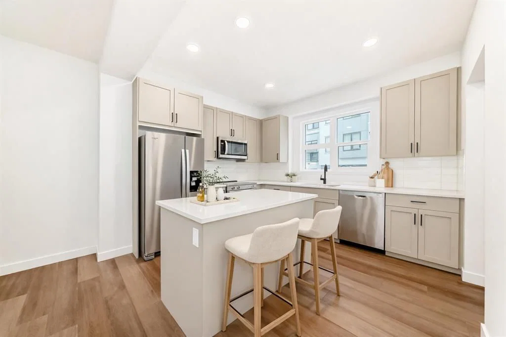 103 Osprey Hill Point SW, Calgary — photo 4 of 21