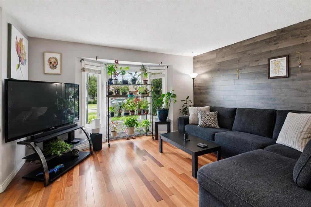4227 49 Street NE, Calgary — main listing photo