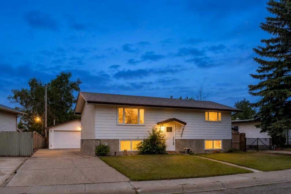 152 Maddock Way NE, Calgary — main listing photo
