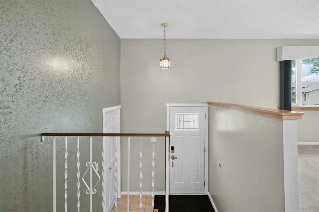 152 Maddock Way NE, Calgary — photo 4 of 45