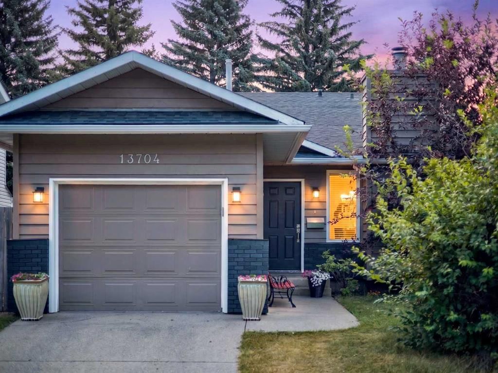 13704 Deer Run Boulevard SE, Calgary — recently sold home
