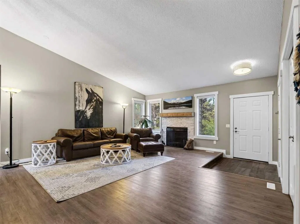 13704 Deer Run Boulevard SE, Calgary — photo 4 of 41