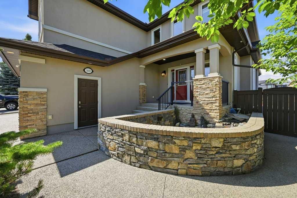 160 Panatella Crescent NW, Calgary — photo 4 of 48
