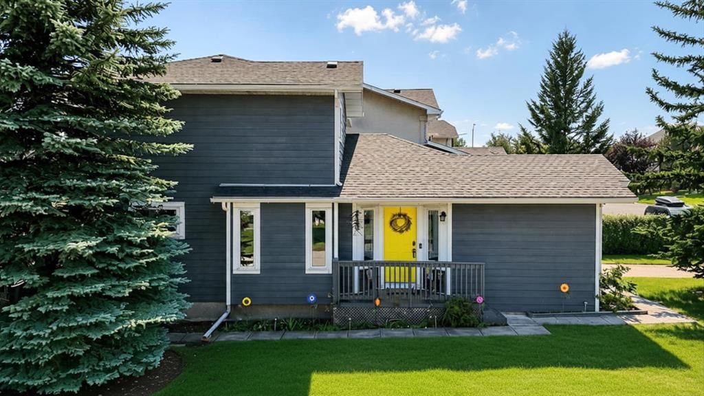 83 Millrise Crescent SW, Calgary — photo 2 of 49
