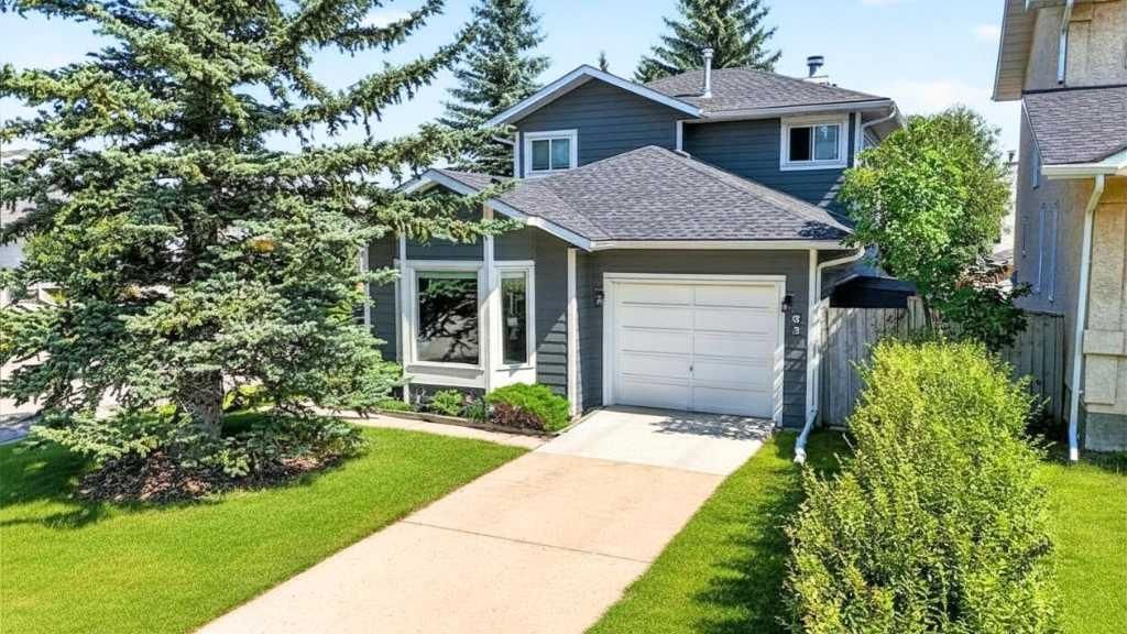 83 Millrise Crescent SW, Calgary — photo 3 of 49