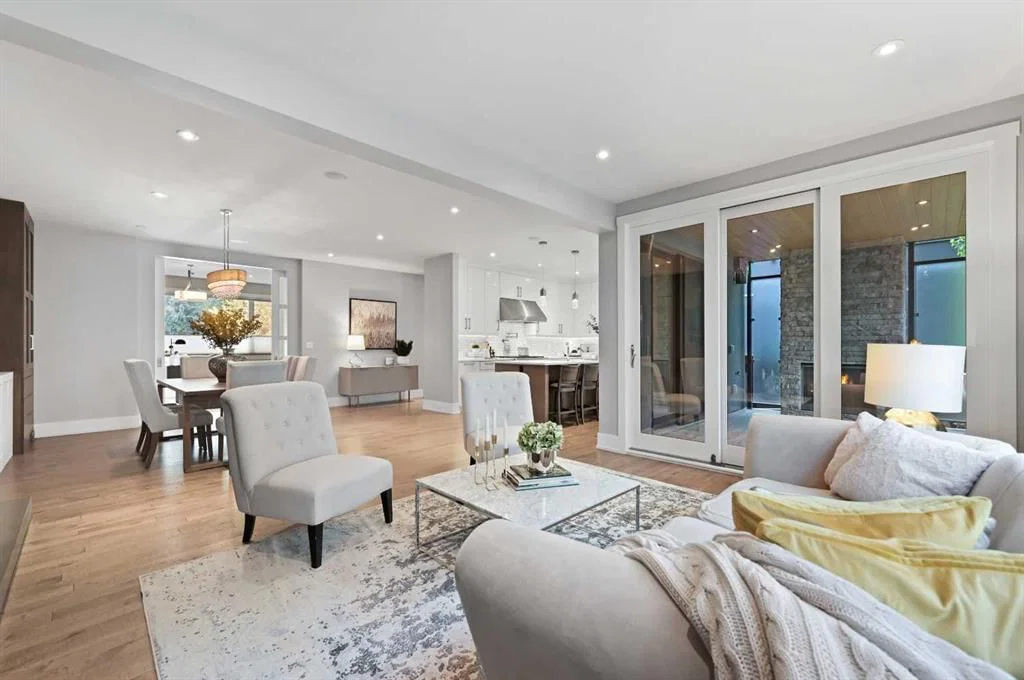 826 Durham Avenue SW, Calgary — photo 4 of 50