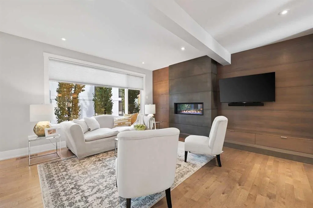 826 Durham Avenue SW, Calgary — photo 5 of 50
