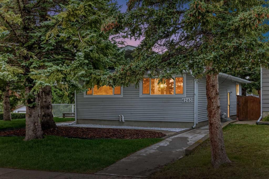 6203 Dalmarnock Green NW, Calgary — photo 3 of 47