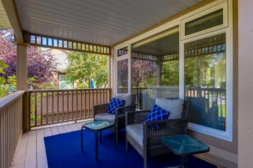 1527 Evergreen Drive SW, Calgary — photo 4 of 48
