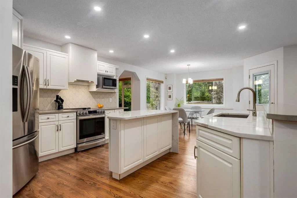 1527 Evergreen Drive SW, Calgary — photo 5 of 48