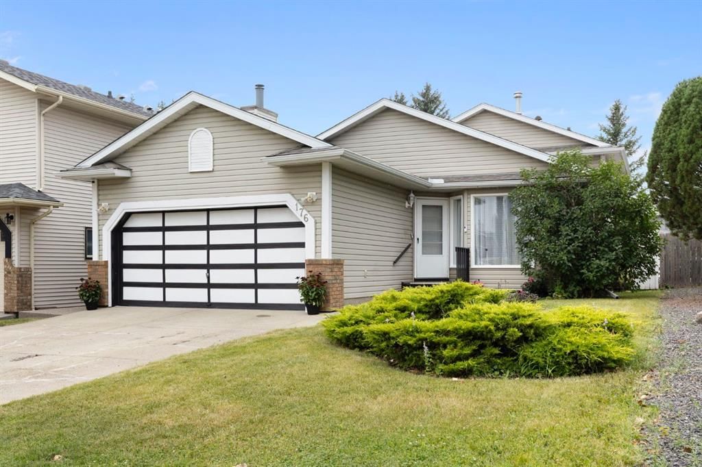 176 Riverbend Drive SE, Calgary — photo 3 of 46
