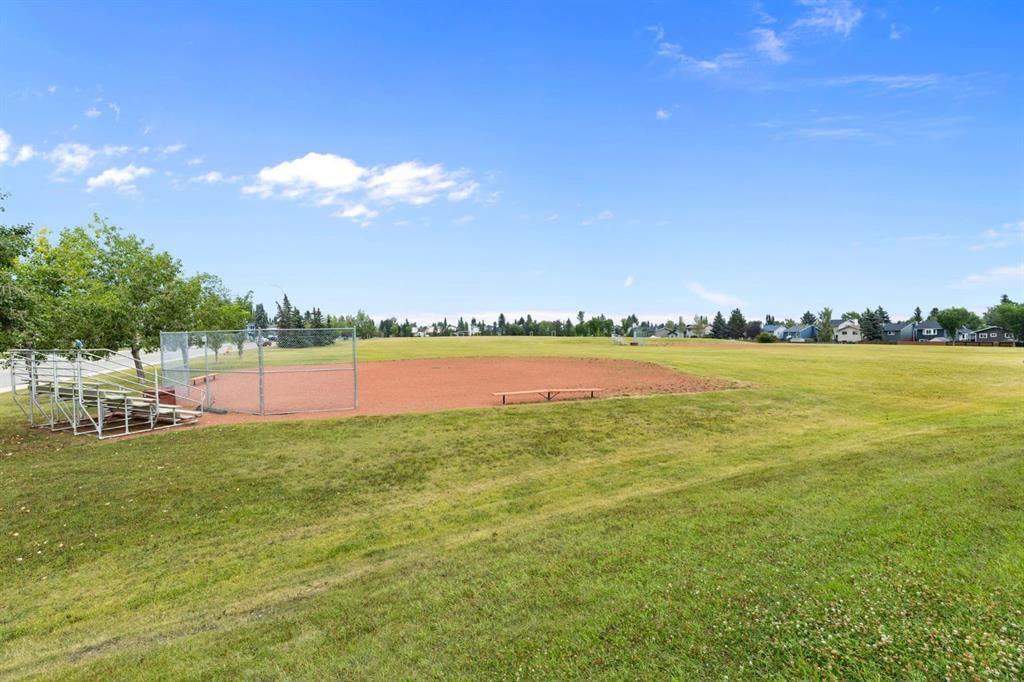 176 Riverbend Drive SE, Calgary — photo 4 of 46