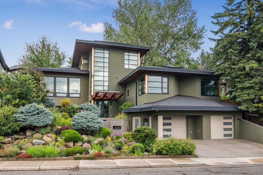 2320 Juniper Road NW, Calgary — main listing photo