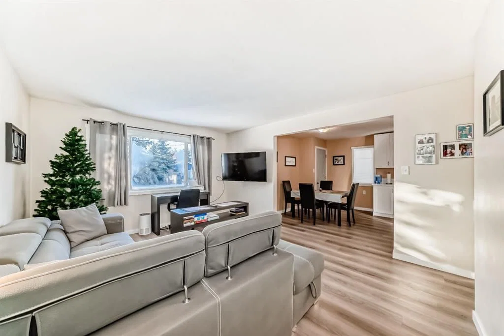 3221 32A Avenue SE, Calgary — photo 4 of 41
