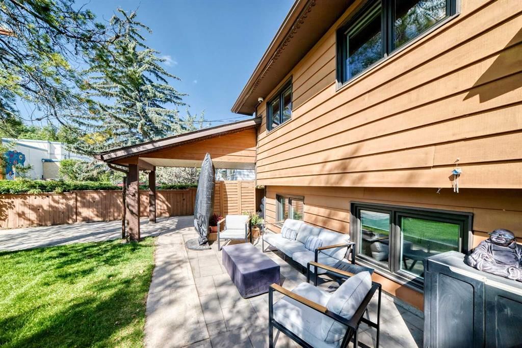 9120 48 Avenue NW, Calgary — photo 3 of 47