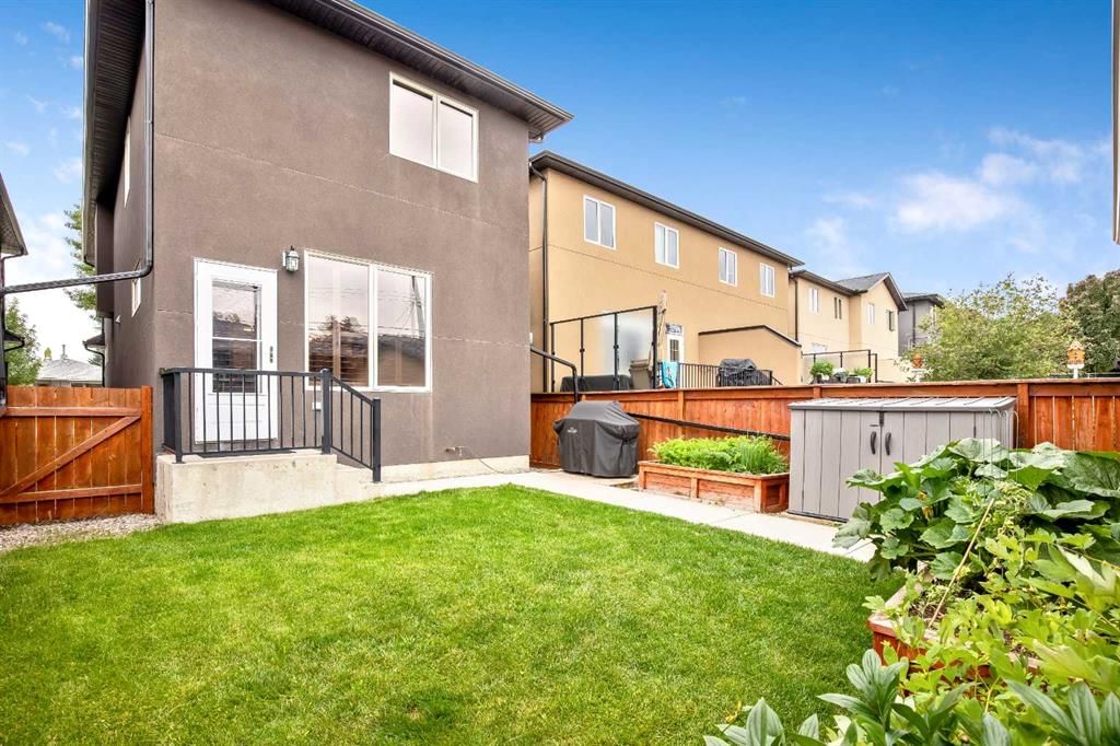 522 22 Avenue NE, Calgary — photo 3 of 50