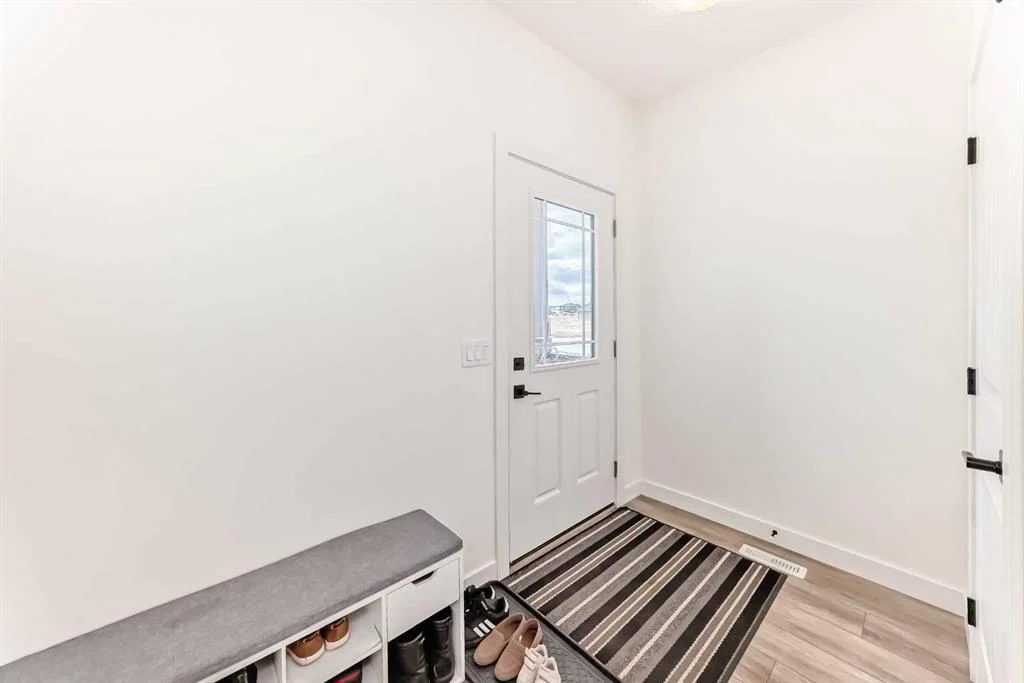 330 Ambleton Drive NW, Calgary — photo 4 of 48