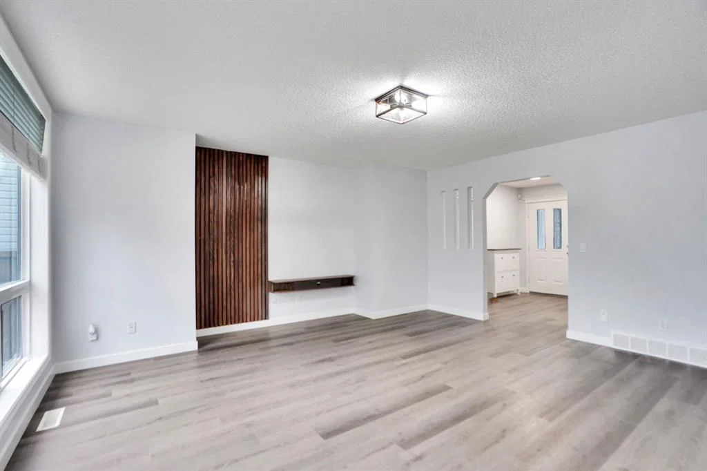 41 Millview Park SW, Calgary — photo 4 of 31
