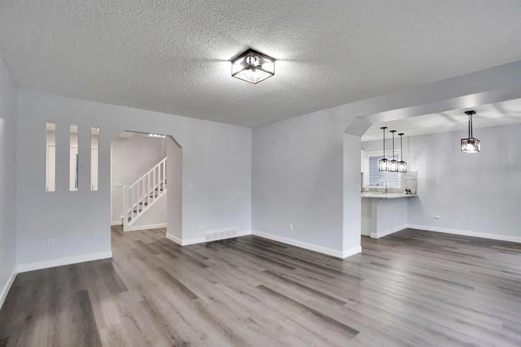 41 Millview Park SW, Calgary — photo 5 of 31