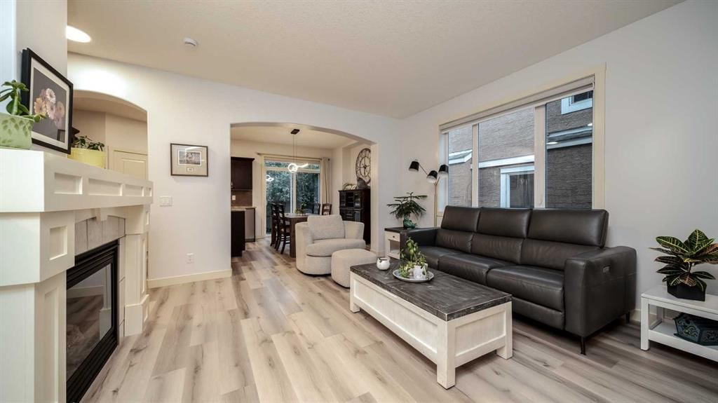93 Cranleigh Heath SE, Calgary — photo 4 of 34