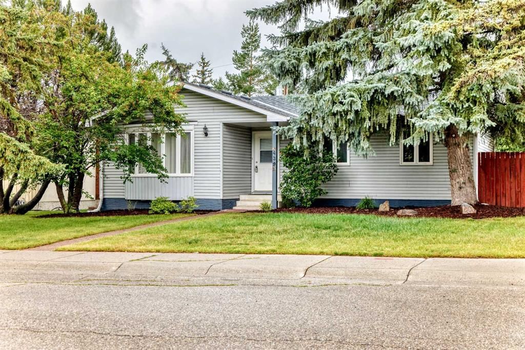 439 Queen Charlotte Drive SE, Calgary — photo 2 of 45