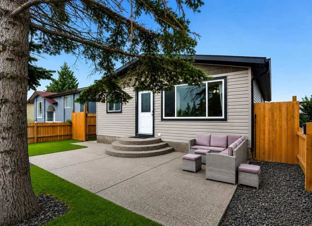 896 Rundlecairn Way NE, Calgary — main listing photo