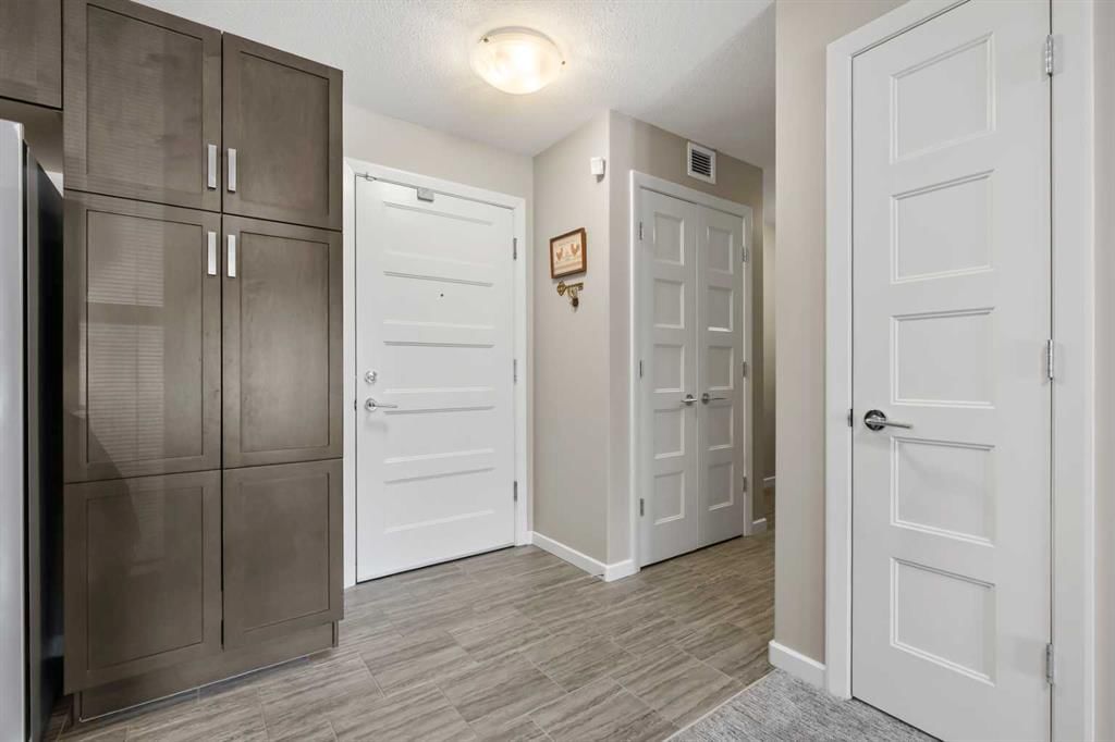 2105, 10 Market Boulevard SE, Airdrie — photo 4 of 47