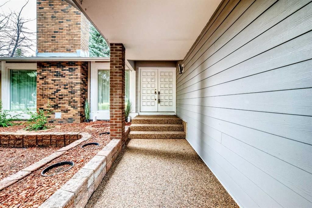 14224 Parkside Drive SE, Calgary — photo 3 of 46