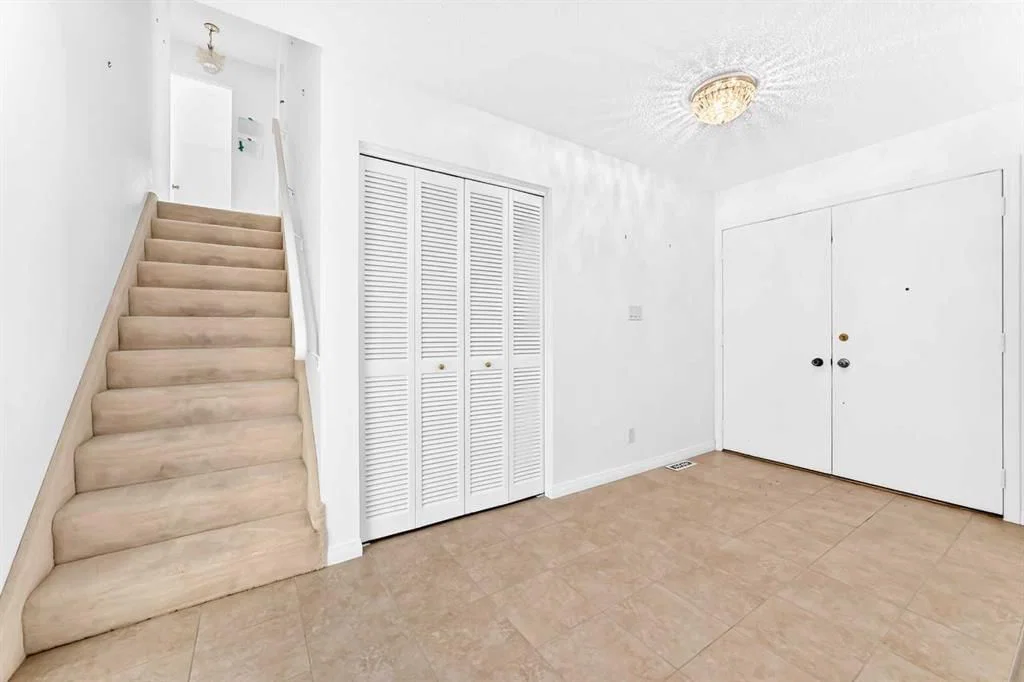 14224 Parkside Drive SE, Calgary — photo 4 of 46