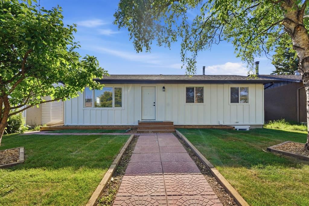 19 Mardale Crescent NE, Calgary — main listing photo