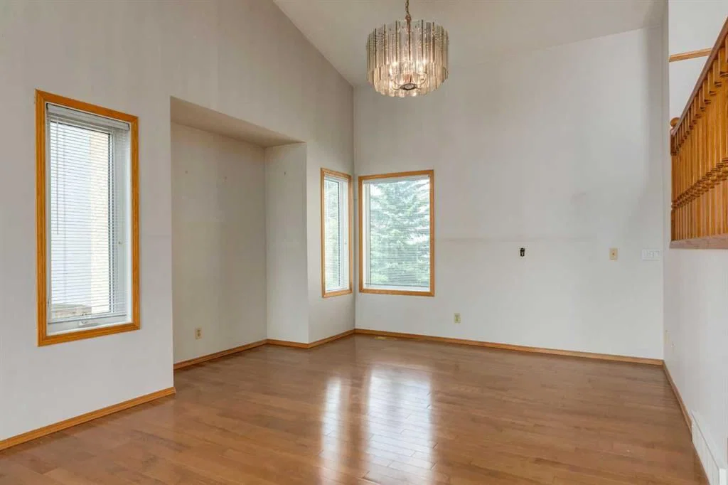 183 Edgevalley Circle NW, Calgary — photo 4 of 50