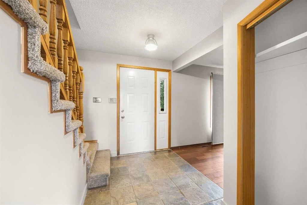 4804 Nordegg Crescent NW, Calgary — photo 2 of 46