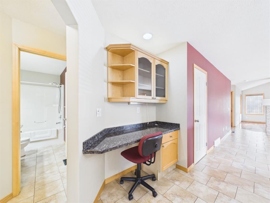 181 Panamount Hill NW, Calgary — photo 5 of 27