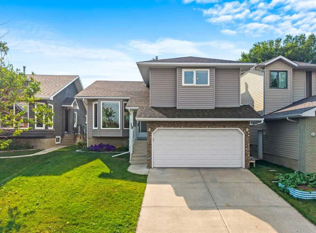 19 Macewan Meadow Crescent NW, Calgary — photo 2 of 45